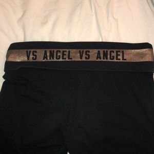 Black cropped VS leggings